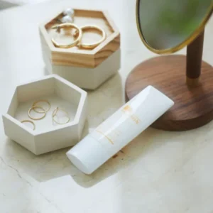 Dr. Medion Moisture UV Cream (SPF50/PA ++++) 30ml - Image 3